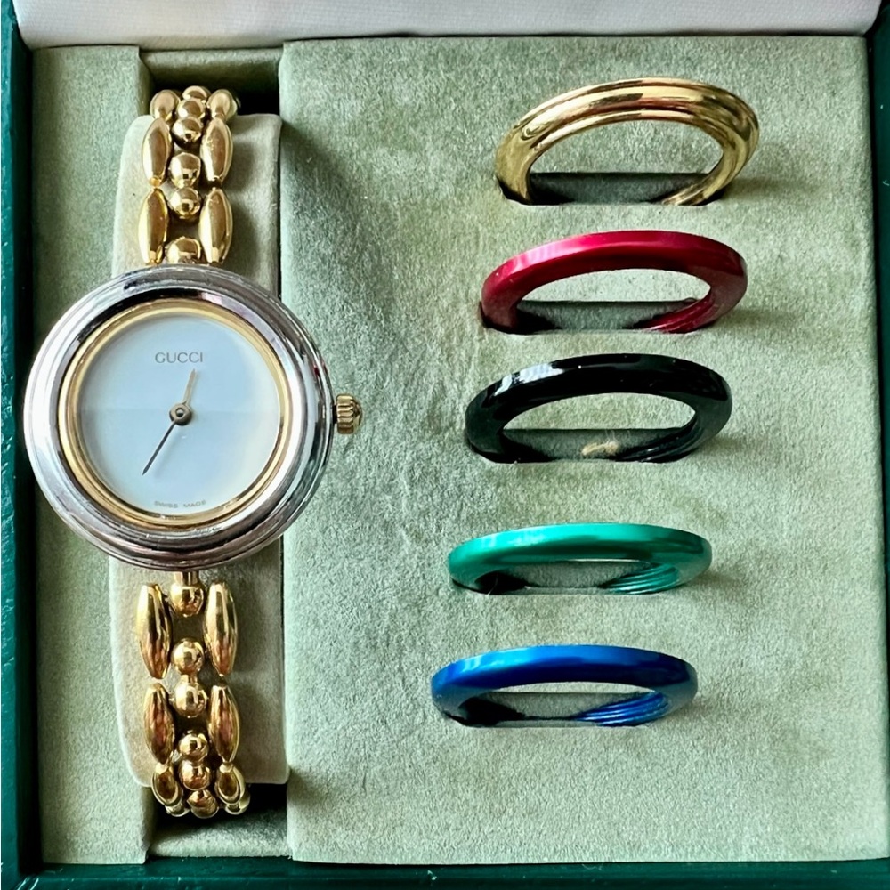Gucci Gold and Red Watch with Customizable Bezels